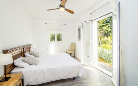 Walk straight into the gardens first thing in the morning